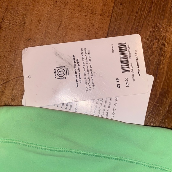 Athleta Salutation Stash Pocket 2 5” short Lime Green XS NWT - Picture 2 of 6